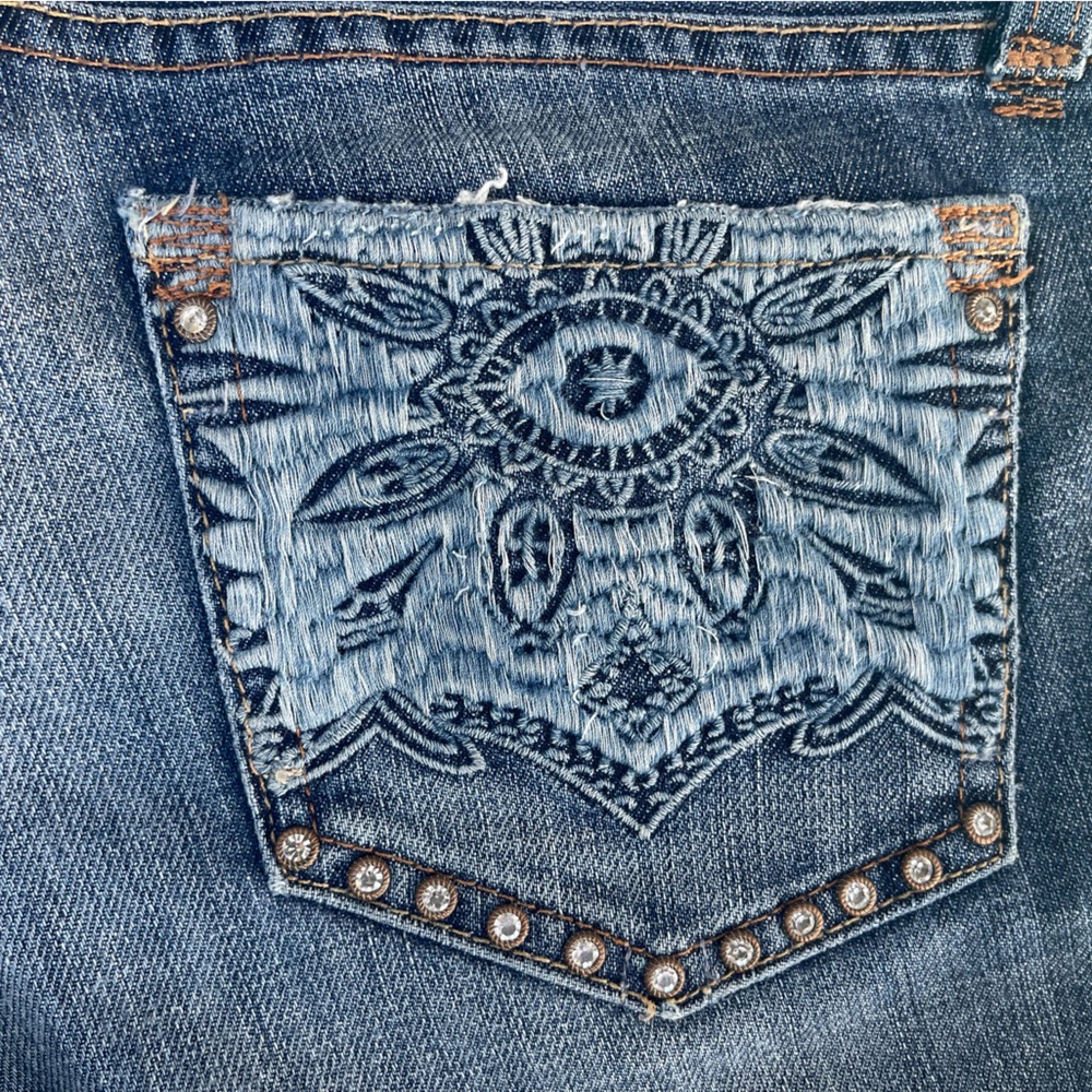 GUESS LOW RISE Premium Embroidered Vintage Blue Jeans ,embroidered size 24